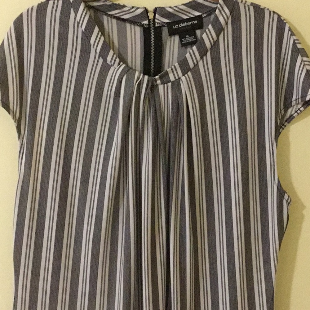 Liz Claiborne Black and White Pleated Cap Sleeve Blouse